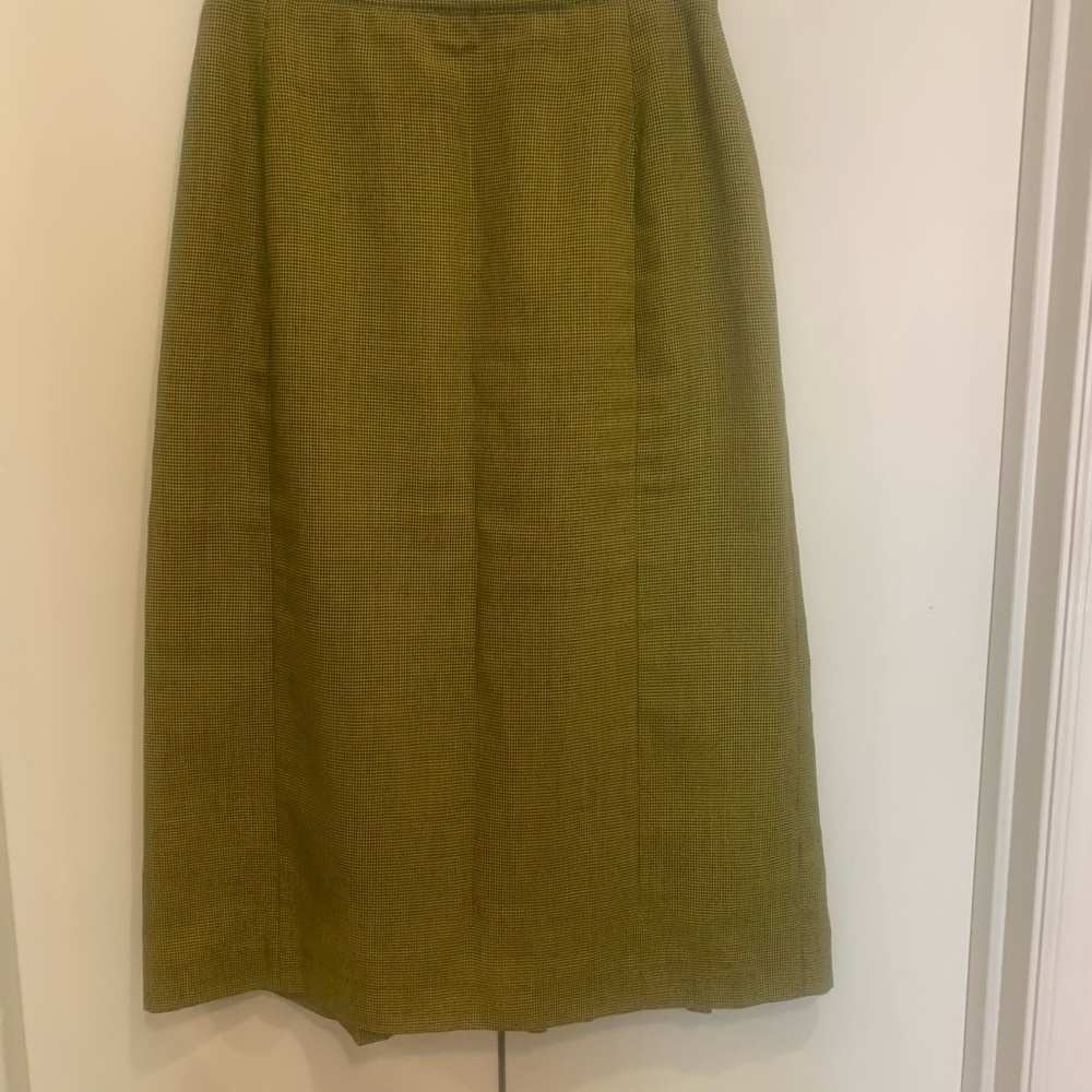 Vintage pencil skirt with back pleats size 8